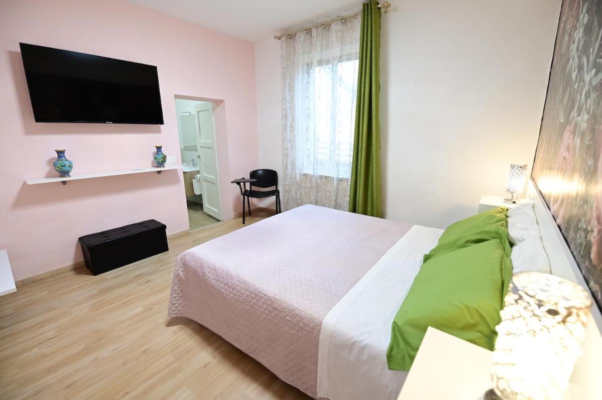 알쎄비아 La Casa Di Odessa B&B 외부 사진